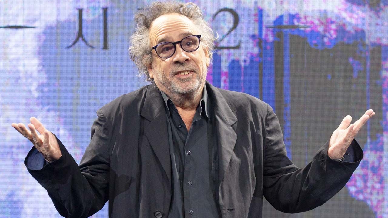 Tim Burton va retrouver une de ses actrices culte pour le tournage de Mercredi sur Netflix, et on ne s'attendait pas forcément à ça !